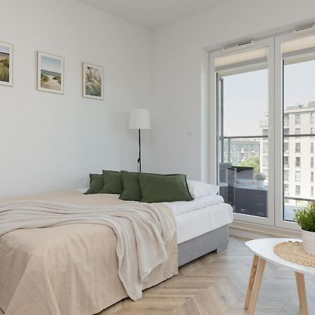 Ursus Sunny Studio For 4 Guests With Parking & Balcony By Noclegi Renters Warszawa Exteriör bild