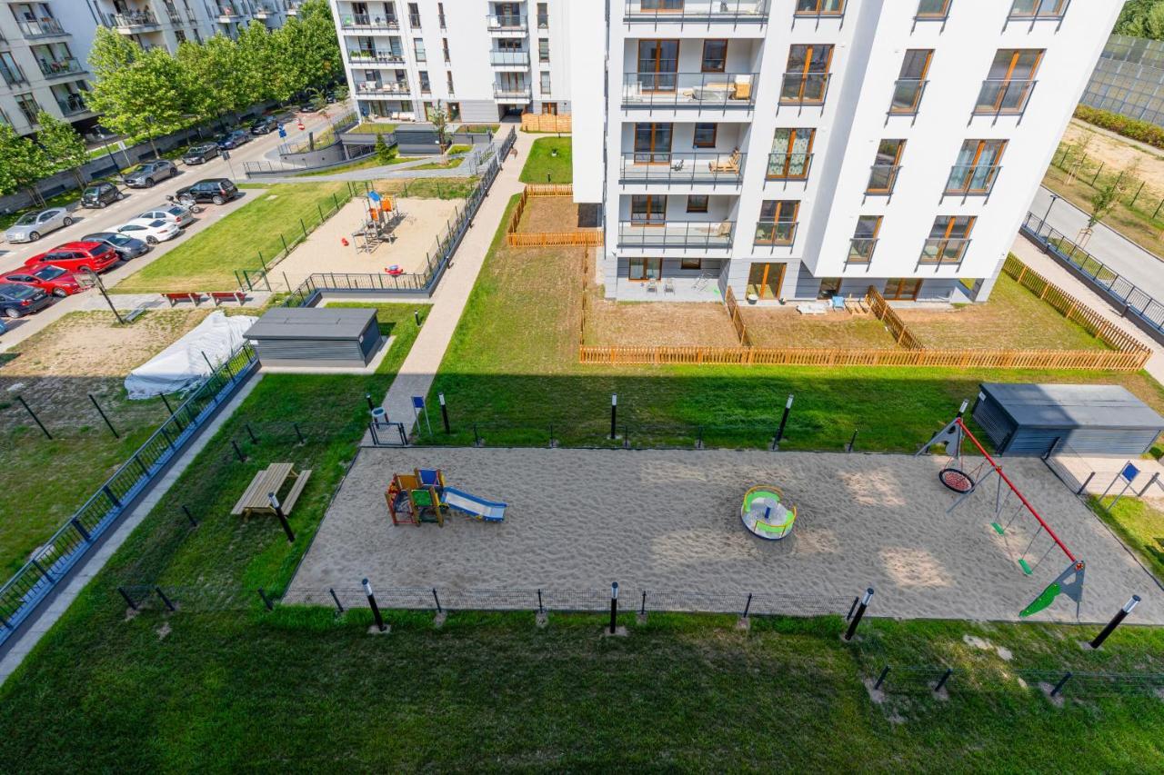 Ursus Sunny Studio For 4 Guests With Parking & Balcony By Noclegi Renters Warszawa Exteriör bild