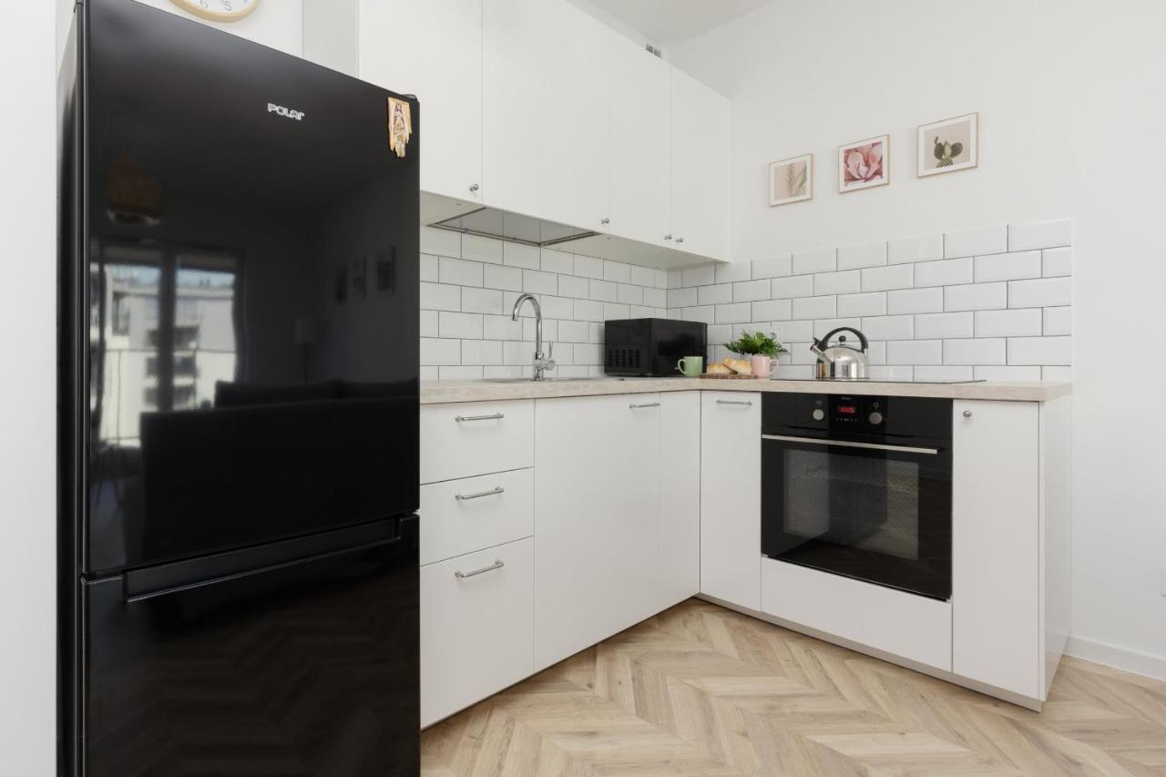 Ursus Sunny Studio For 4 Guests With Parking & Balcony By Noclegi Renters Warszawa Exteriör bild